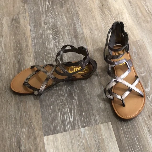 Circus by Sam Edelman Bevin Sandals - Picture 2 of 8